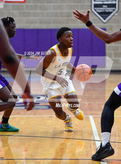 Thumbnail 2 in La Vega vs Wheatley (UIL 4A Reg III Quarterfinal) photogallery.