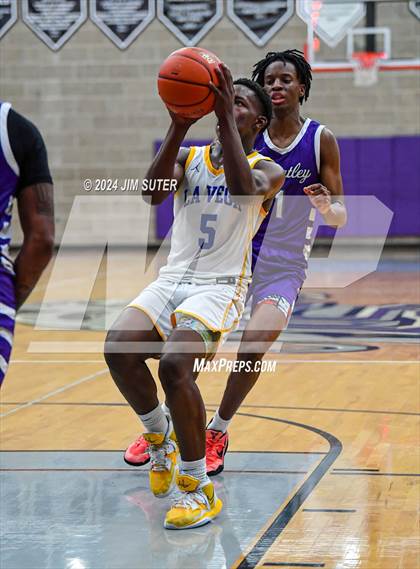 Thumbnail 1 in La Vega vs Wheatley (UIL 4A Reg III Quarterfinal) photogallery.