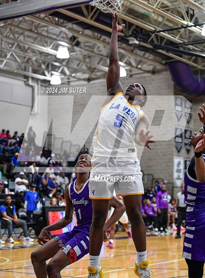 Thumbnail 1 in La Vega vs Wheatley (UIL 4A Reg III Quarterfinal) photogallery.