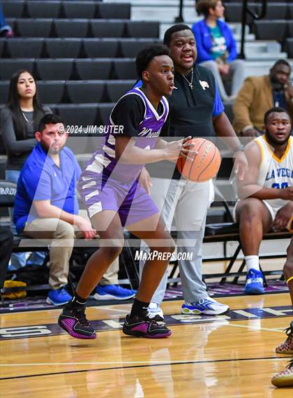 Thumbnail 2 in La Vega vs Wheatley (UIL 4A Reg III Quarterfinal) photogallery.