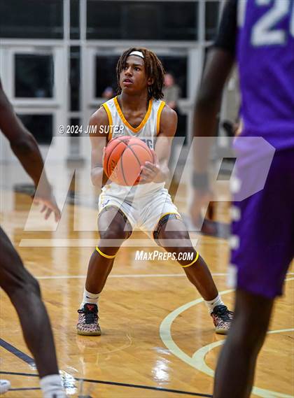 Thumbnail 2 in La Vega vs Wheatley (UIL 4A Reg III Quarterfinal) photogallery.
