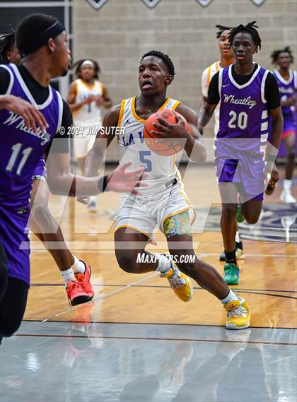 Thumbnail 2 in La Vega vs Wheatley (UIL 4A Reg III Quarterfinal) photogallery.