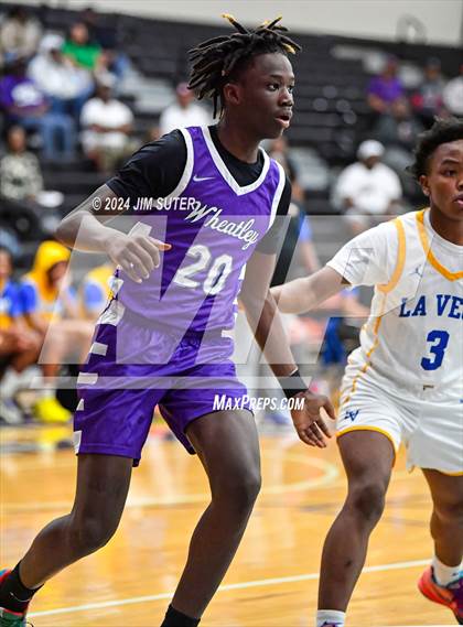 Thumbnail 2 in La Vega vs Wheatley (UIL 4A Reg III Quarterfinal) photogallery.