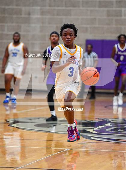 Thumbnail 2 in La Vega vs Wheatley (UIL 4A Reg III Quarterfinal) photogallery.