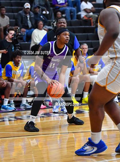 Thumbnail 1 in La Vega vs Wheatley (UIL 4A Reg III Quarterfinal) photogallery.