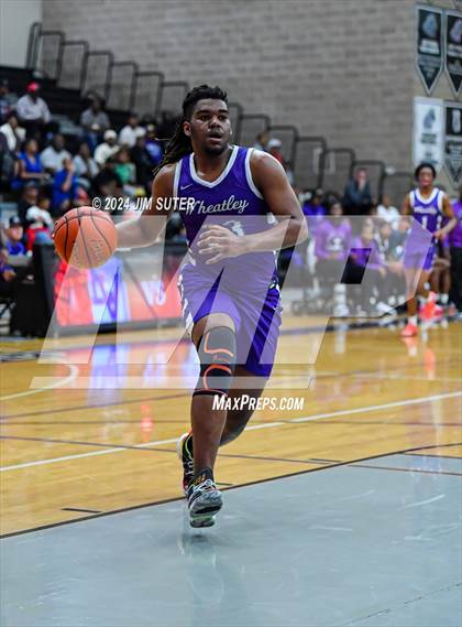 Thumbnail 1 in La Vega vs Wheatley (UIL 4A Reg III Quarterfinal) photogallery.