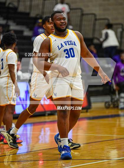 Thumbnail 3 in La Vega vs Wheatley (UIL 4A Reg III Quarterfinal) photogallery.