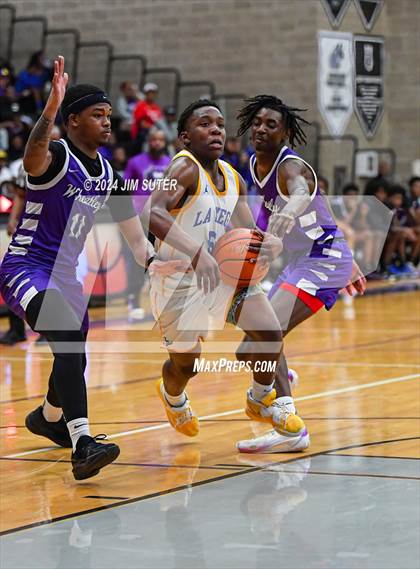 Thumbnail 2 in La Vega vs Wheatley (UIL 4A Reg III Quarterfinal) photogallery.