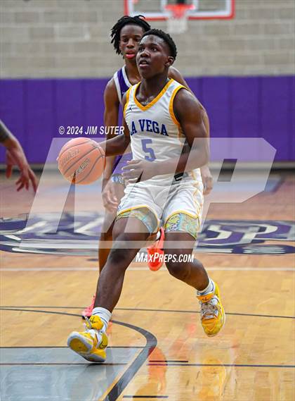 Thumbnail 1 in La Vega vs Wheatley (UIL 4A Reg III Quarterfinal) photogallery.