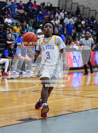 Thumbnail 2 in La Vega vs Wheatley (UIL 4A Reg III Quarterfinal) photogallery.