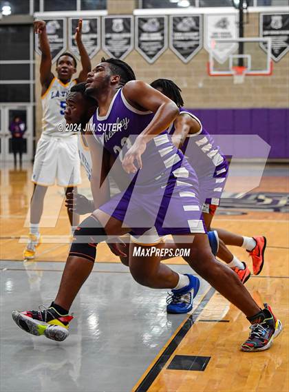 Thumbnail 3 in La Vega vs Wheatley (UIL 4A Reg III Quarterfinal) photogallery.
