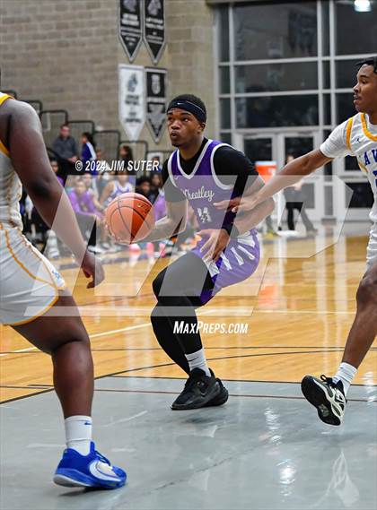 Thumbnail 2 in La Vega vs Wheatley (UIL 4A Reg III Quarterfinal) photogallery.