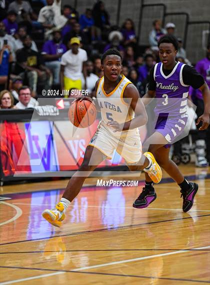 Thumbnail 3 in La Vega vs Wheatley (UIL 4A Reg III Quarterfinal) photogallery.