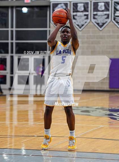 Thumbnail 1 in La Vega vs Wheatley (UIL 4A Reg III Quarterfinal) photogallery.