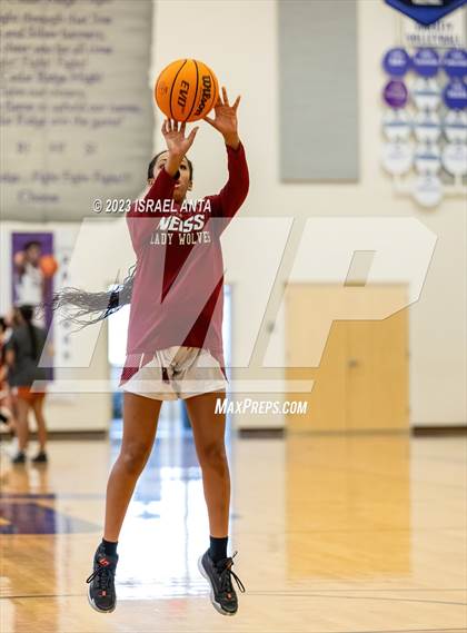 Thumbnail 1 in Weiss vs. Westwood (I45 Showdown) photogallery.