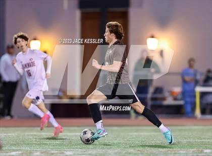 Thumbnail 2 in Chaminade @ Crespi photogallery.