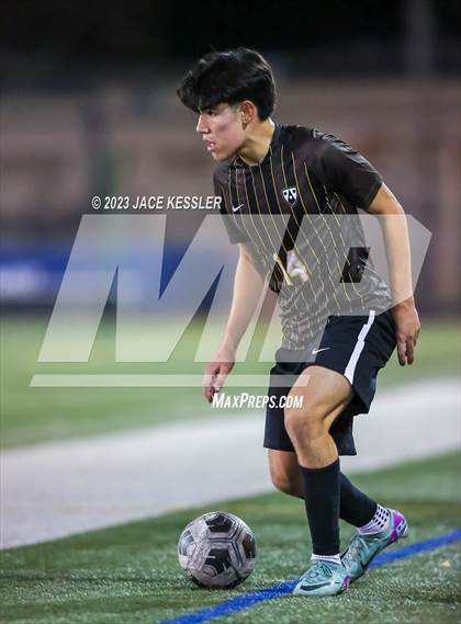 Thumbnail 2 in Chaminade @ Crespi photogallery.