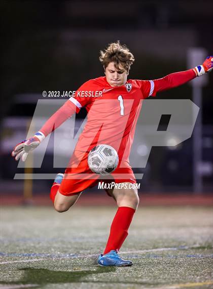 Thumbnail 2 in Chaminade @ Crespi photogallery.