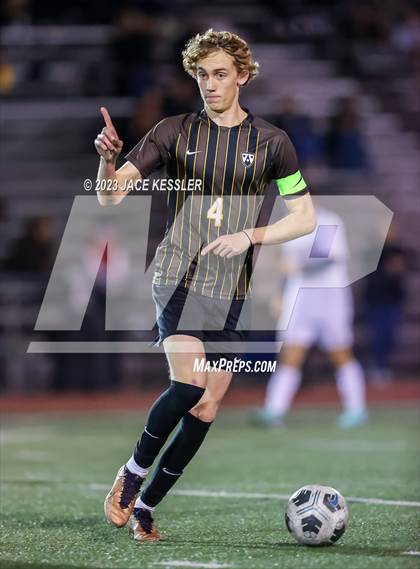 Thumbnail 2 in Chaminade @ Crespi photogallery.