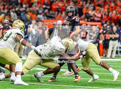 Thumbnail 2 in Acadiana vs. Catholic-B.R. (LHSAA Division I Select Final) photogallery.
