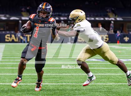 Thumbnail 2 in Acadiana vs. Catholic-B.R. (LHSAA Division I Select Final) photogallery.