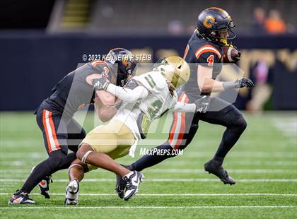 Thumbnail 1 in Acadiana vs. Catholic-B.R. (LHSAA Division I Select Final) photogallery.