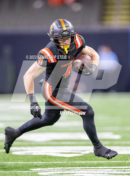 Thumbnail 2 in Acadiana vs. Catholic-B.R. (LHSAA Division I Select Final) photogallery.