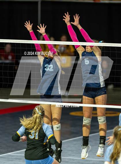 Thumbnail 2 in Oak Glen vs. Philip Barbour (WVSSAC Class AA Final) photogallery.