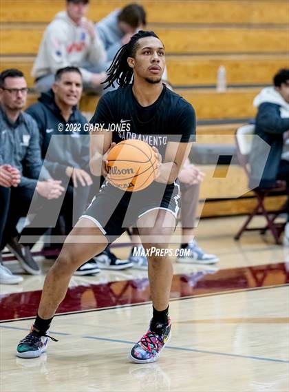 Thumbnail 3 in Sacramento vs Whitney (NorCal Tip-Off) photogallery.