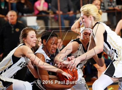 Thumbnail 2 in Keystone vs. Winchester Thurston (PIAA Class A First Round) photogallery.