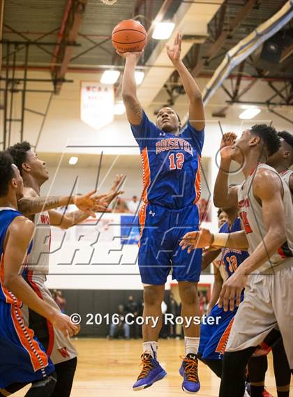 Thumbnail 2 in Roosevelt vs. Woodson (DCIAA Final) photogallery.