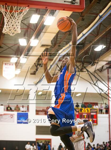 Thumbnail 1 in Roosevelt vs. Woodson (DCIAA Final) photogallery.