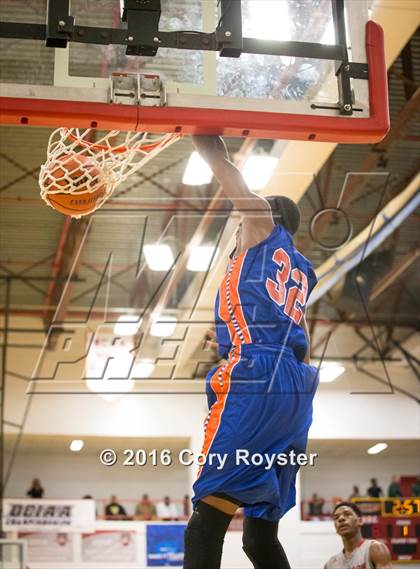 Thumbnail 3 in Roosevelt vs. Woodson (DCIAA Final) photogallery.