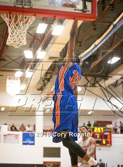 Thumbnail 2 in Roosevelt vs. Woodson (DCIAA Final) photogallery.