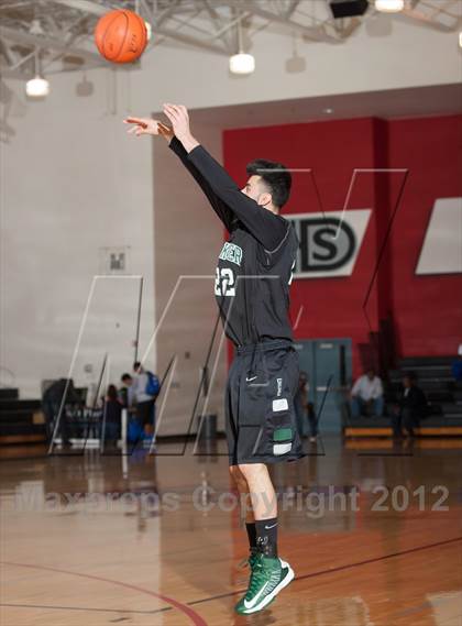 Thumbnail 2 in Samuell vs Berkner (Carrollton-Farmers Branch Basketball Classic) photogallery.