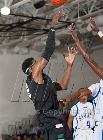 Thumbnail 3 in Samuell vs Berkner (Carrollton-Farmers Branch Basketball Classic) photogallery.