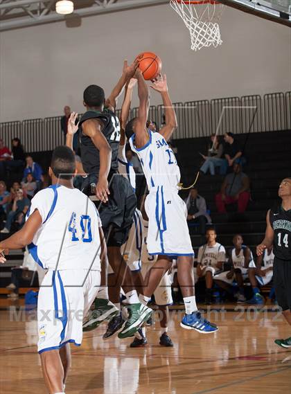 Thumbnail 2 in Samuell vs Berkner (Carrollton-Farmers Branch Basketball Classic) photogallery.