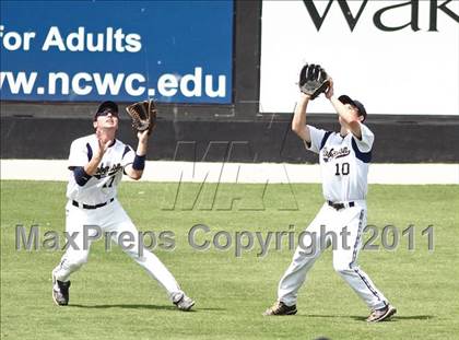 Thumbnail 3 in Roberson vs. Holly Springs (NCHSAA 4A Final) photogallery.