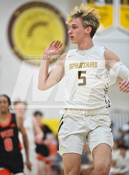 Thumbnail 3 in Denver West vs Thomas Jefferson photogallery.