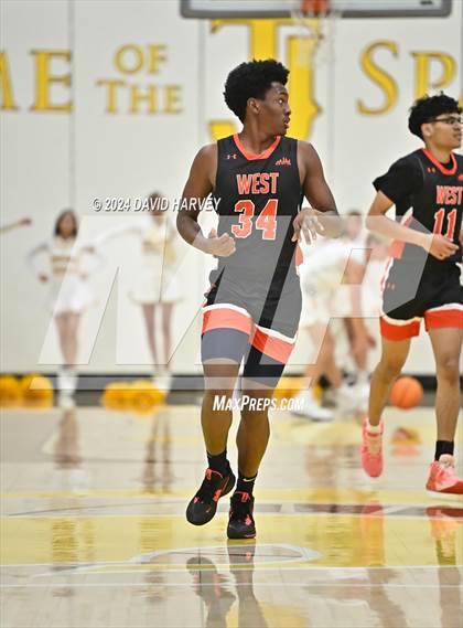 Thumbnail 3 in Denver West vs Thomas Jefferson photogallery.