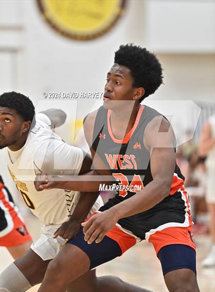 Thumbnail 3 in Denver West vs Thomas Jefferson photogallery.