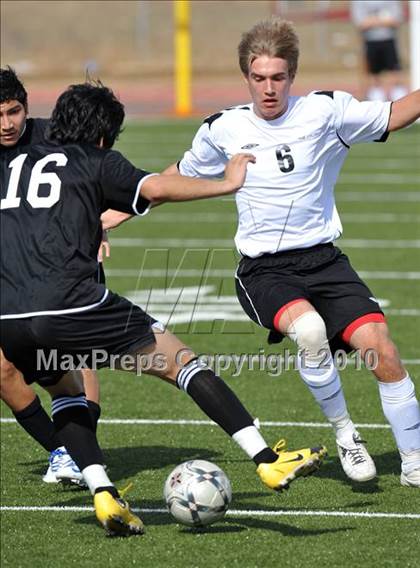 Thumbnail 2 in The Colony vs Hillcrest (Little Elm Invitational) photogallery.