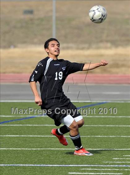 Thumbnail 3 in The Colony vs Hillcrest (Little Elm Invitational) photogallery.