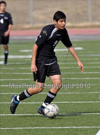 Thumbnail 2 in The Colony vs Hillcrest (Little Elm Invitational) photogallery.