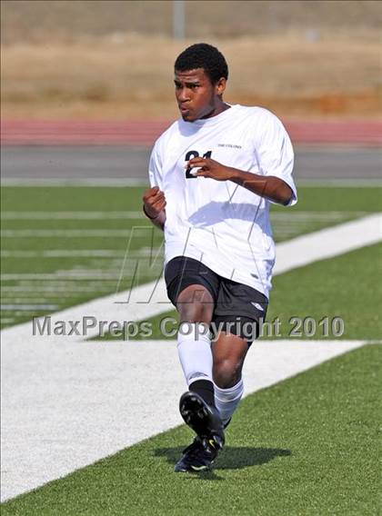 Thumbnail 1 in The Colony vs Hillcrest (Little Elm Invitational) photogallery.