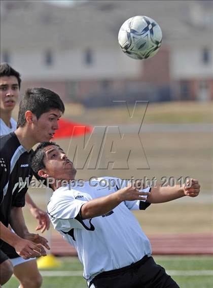 Thumbnail 3 in The Colony vs Hillcrest (Little Elm Invitational) photogallery.