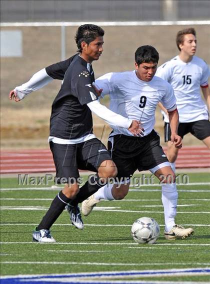 Thumbnail 2 in The Colony vs Hillcrest (Little Elm Invitational) photogallery.