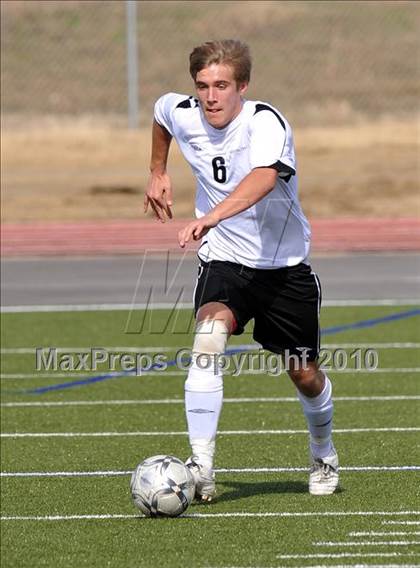 Thumbnail 2 in The Colony vs Hillcrest (Little Elm Invitational) photogallery.