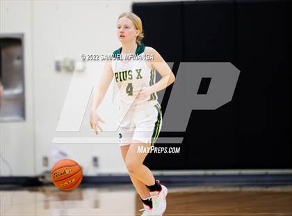 Thumbnail 1 in Fremont vs. Pius X photogallery.