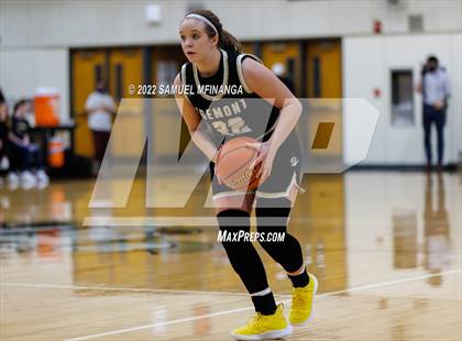 Thumbnail 1 in Fremont vs. Pius X photogallery.
